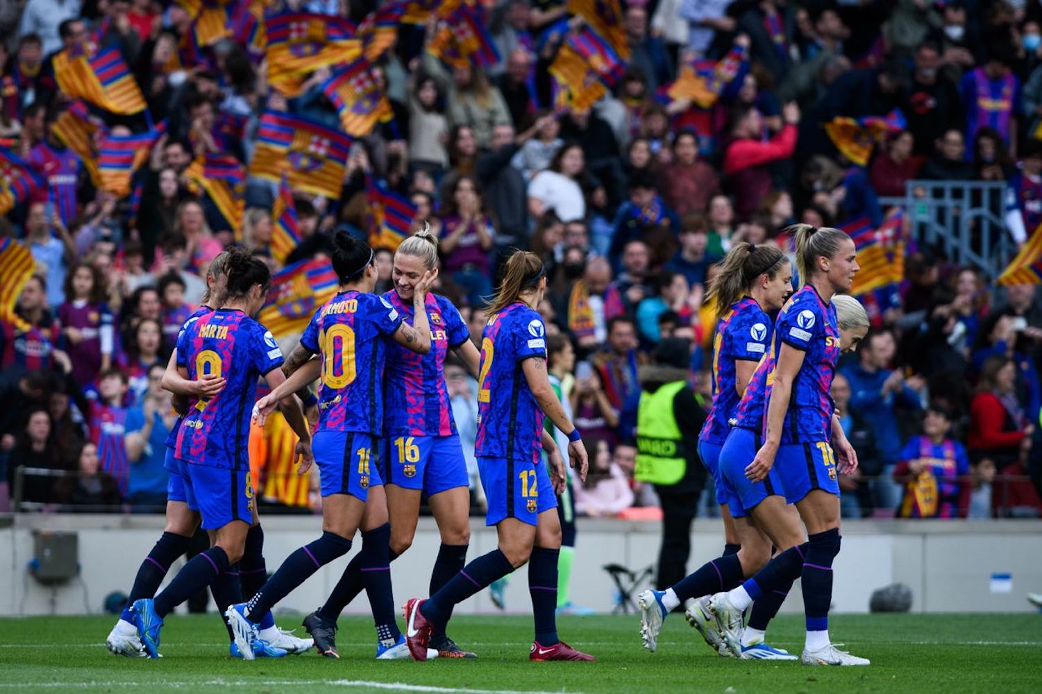 El Barça-Wolfsburg torna a batre el rècord històric d'assistència a un partit de futbol femení