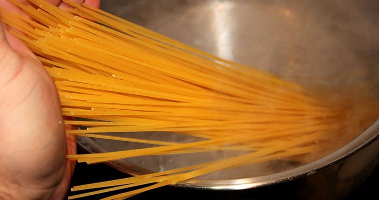 espagueti carbonara pas6