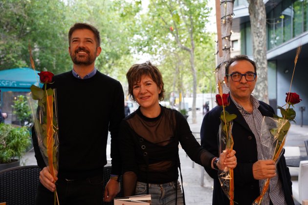 Grupo 62 en la Farga firma de libros, Toni Cruanyes, Empar Moliner Sergi Belber - Foto: Bruna Casas Grupo 62 en la Farga firma de libros, Toni Cruanyes, Empar Moliner Sergi Belber - Foto: Bruna Casas