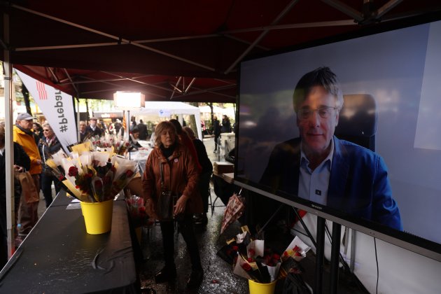 Conexión con Carles Puigdemont, CxRepública, Diada de Sant Jordi 2022 - Foto: Sergi Alcàzar