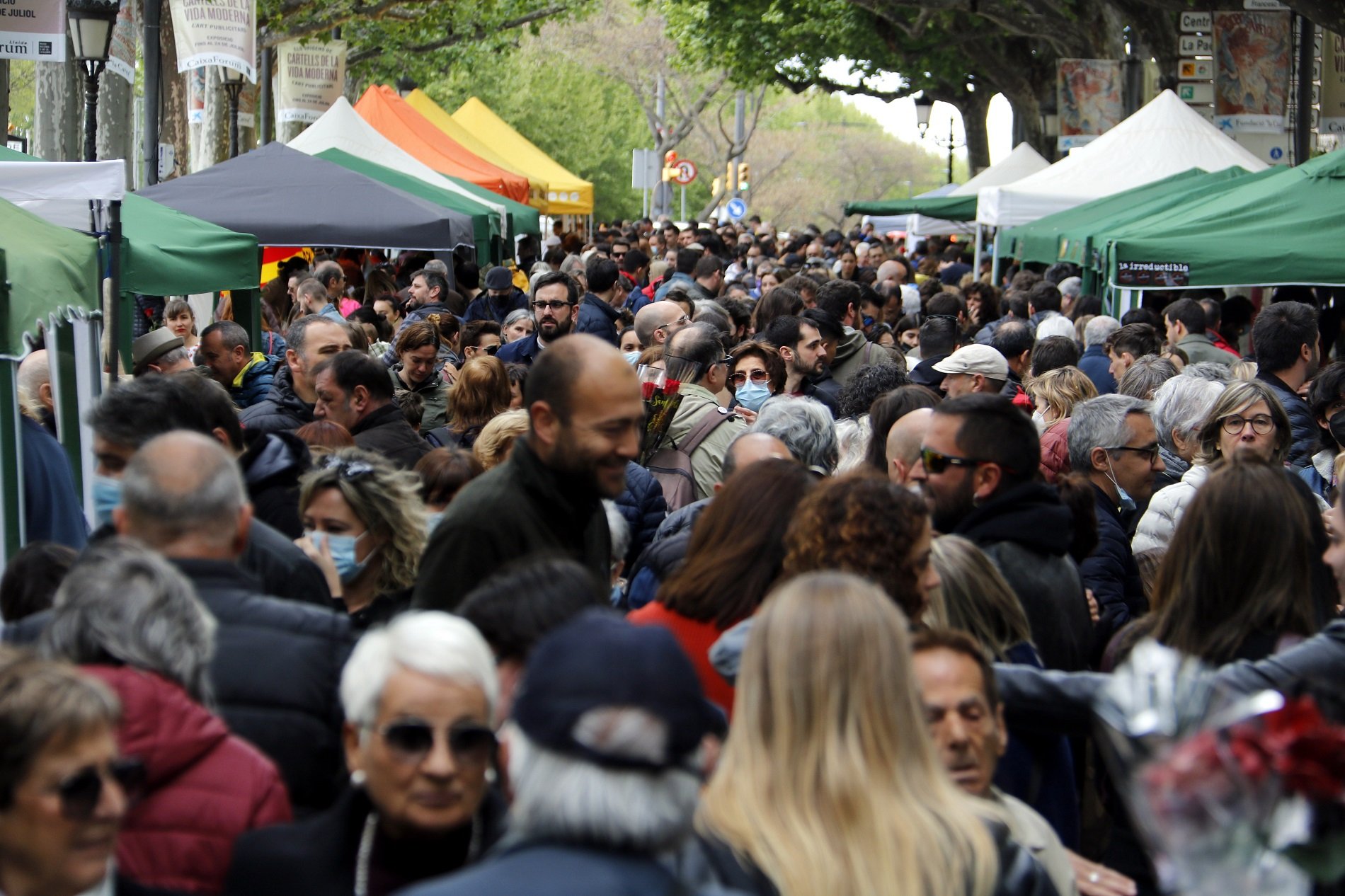 Tarragona, Girona i Lleida tornen a viure una diada de Sant Jordi amb normalitat