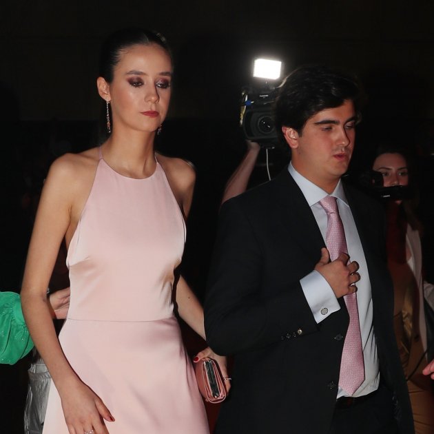 Victoria Federica y Jorge Bárcenas huyen en Barcelona Pronovias GTRES Victoria Federica y Jorge Bárcenas huyen en Barcelona Pronovias GTRES