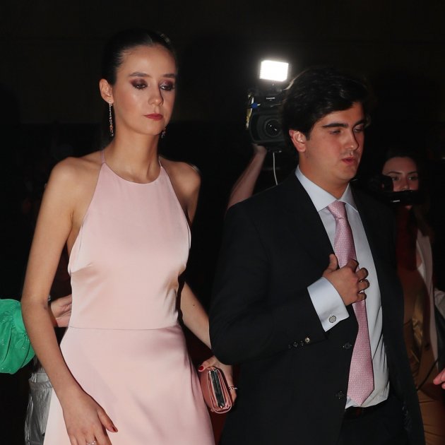 Victoria Federica y Jorge Bárcenas huyen en Barcelona Pronovias GTRES