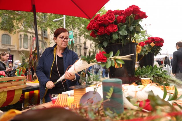 ambiente rosas festividad de Sant Jordi 2022 - Foto: Sergi Alcàzar