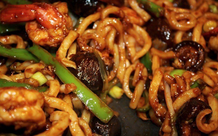 wok gamba shiitake fideus udon pas64