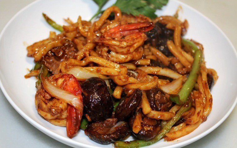 wok gamba shiitake fideus udon pas69