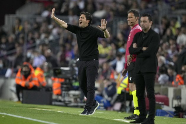 Xavi Hernandez serio Iraola activo EFE Xavi Hernandez serio Iraola activo EFE
