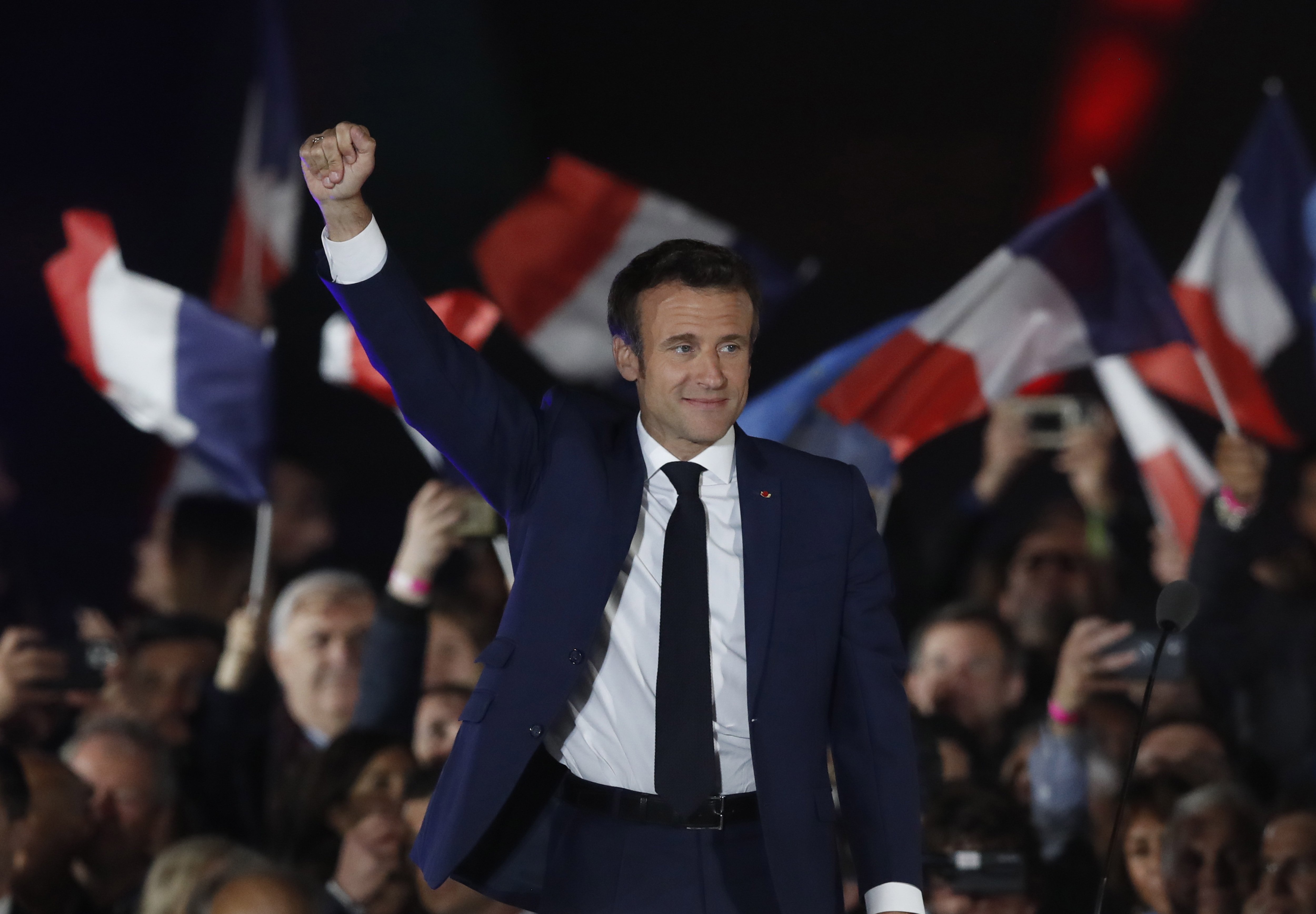 Macron derrota l'extrema dreta de Le Pen