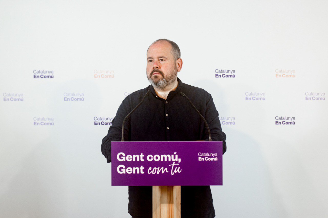 Los comuns exigen saber si "el estado profundo" trabaja contra la democracia