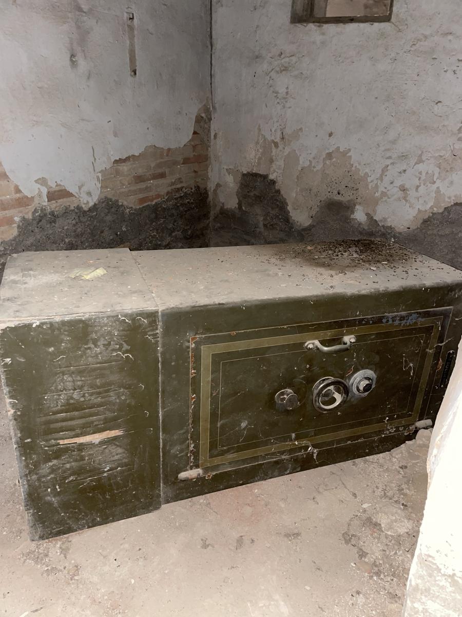 Roban en la Casa Vallmanya una caja fuerte vinculada a Francesc Macià