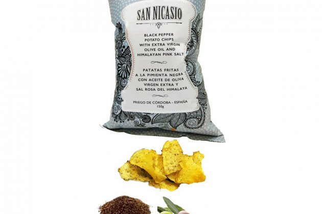Patates fregides al pebre negre amb oli d'oliva Virgen Extra i sal rosa de l'Himàlaia de San Nicasio