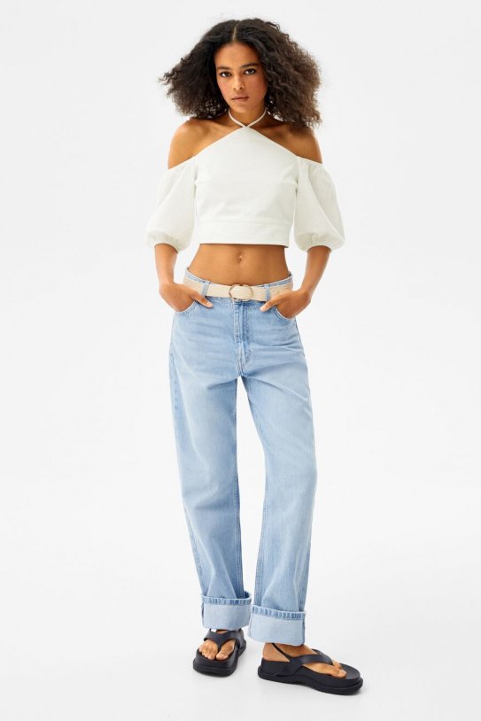 Una blusa rústica se convierte en lo vendido ahora en Bershka: cuesta 35,90 euros