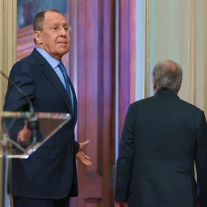 El ministro de Exteriores de Rusia, Serguei Lavrov, con el secretario general de la ONU, António Guterres   Efe