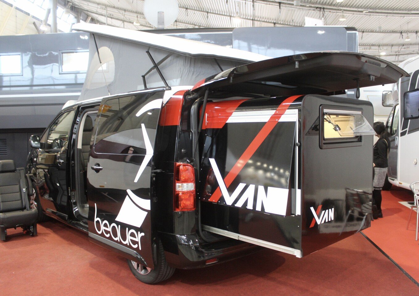 Hay una nueva extensión eléctrica que convierte tu furgoneta en caravana en 60 segundos