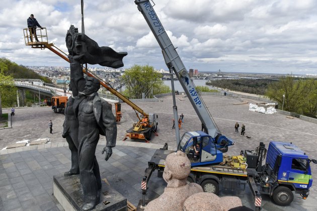 guerra rusia ucrania monumento kyiv