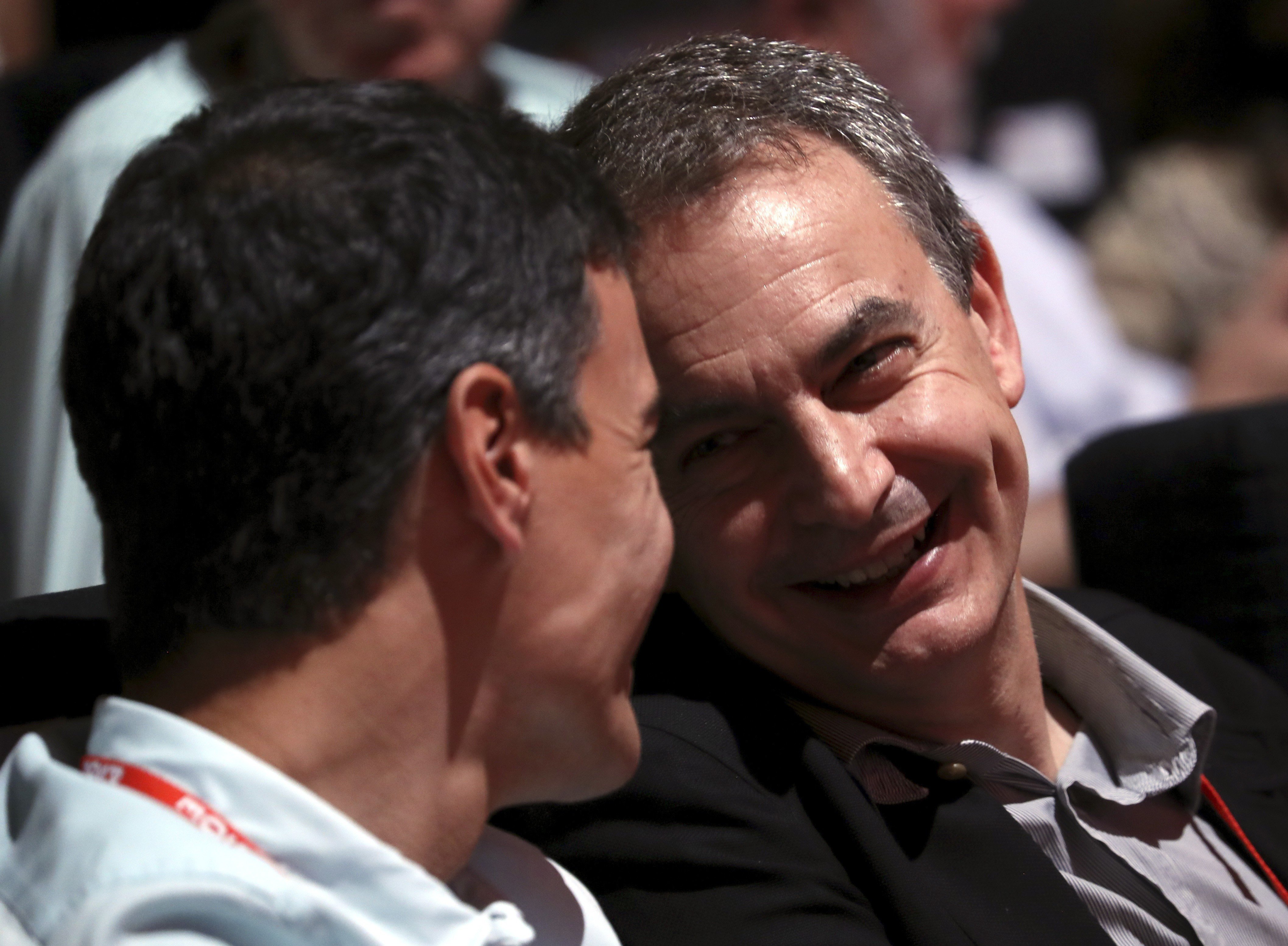 El Congrés del PSOE força a debatre sobre monarquia o república