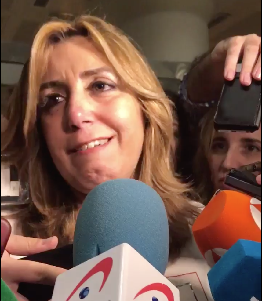Susana Díaz sale desencajada de la reunión con Sánchez