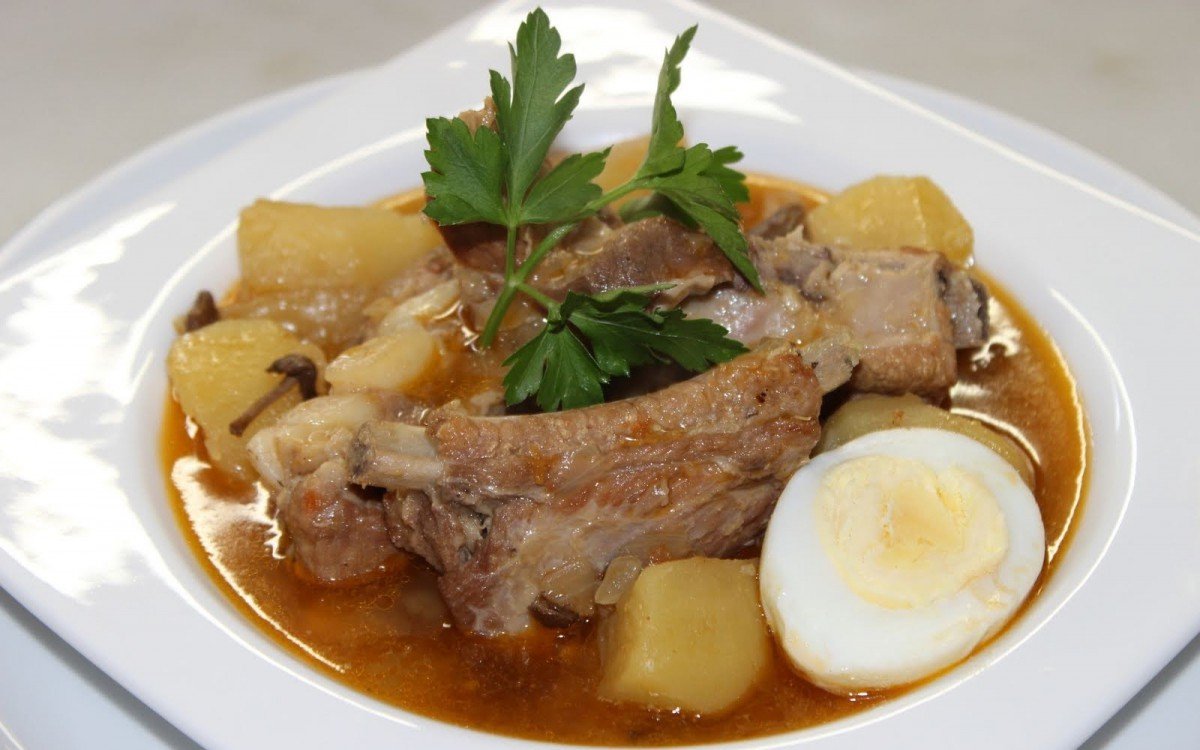 Patates estofades amb costella de porc i moixernons | Receptes de La ...