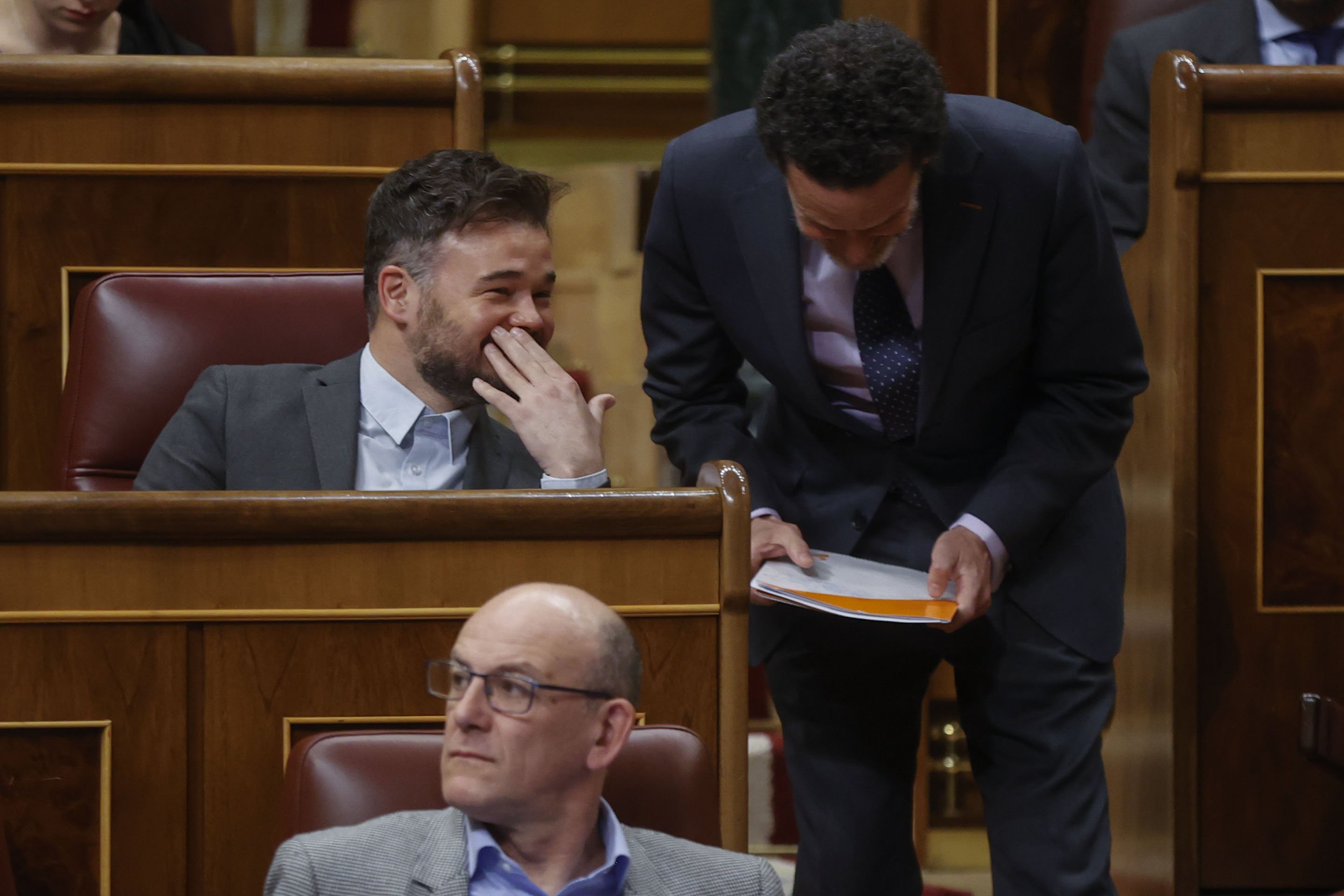 Cs llevará la revelación de secretos ante la Fiscalia y pide sanciones contra Rufián