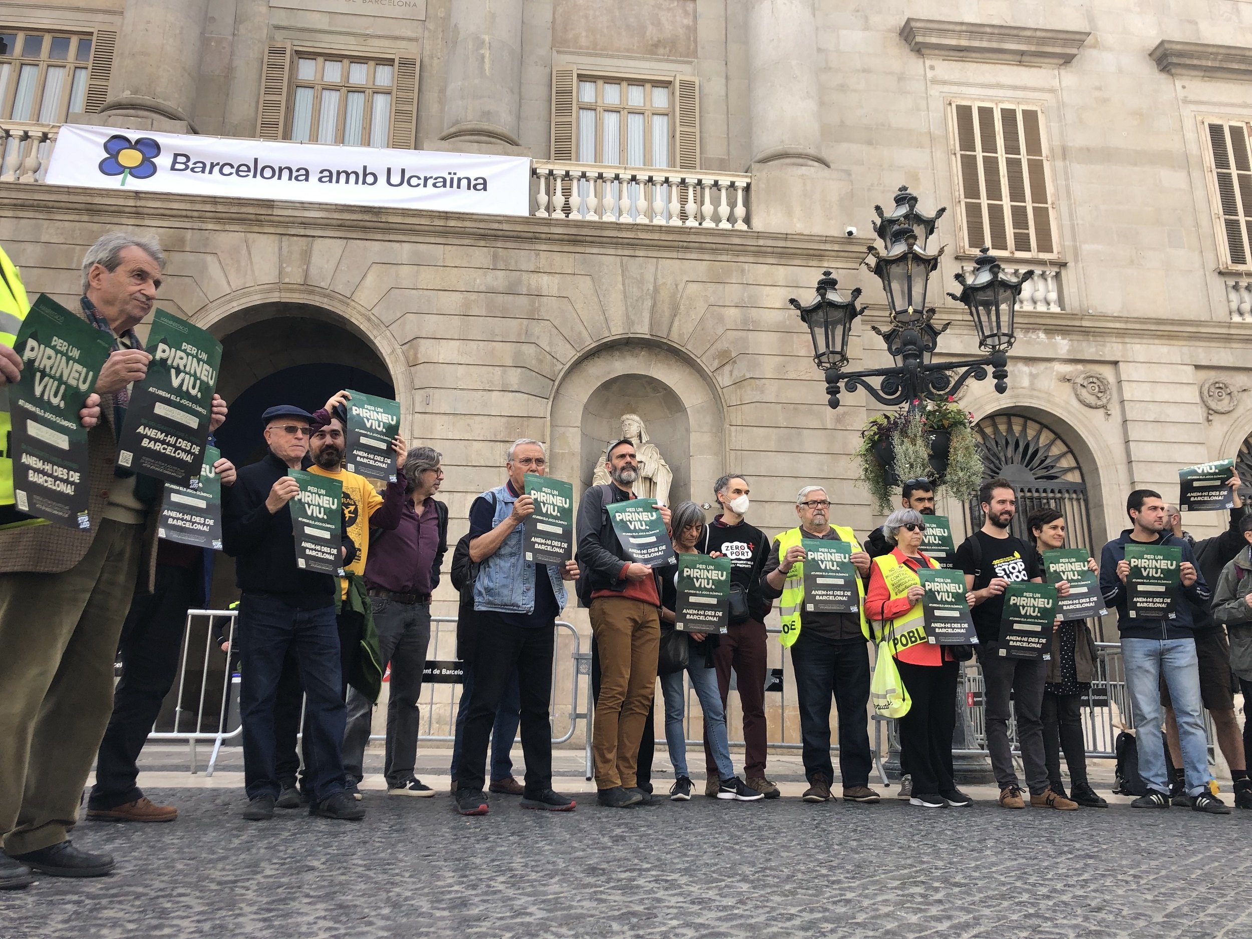 Unas cincuenta entidades barcelonesas se alían con Stop Jocs Olímpics