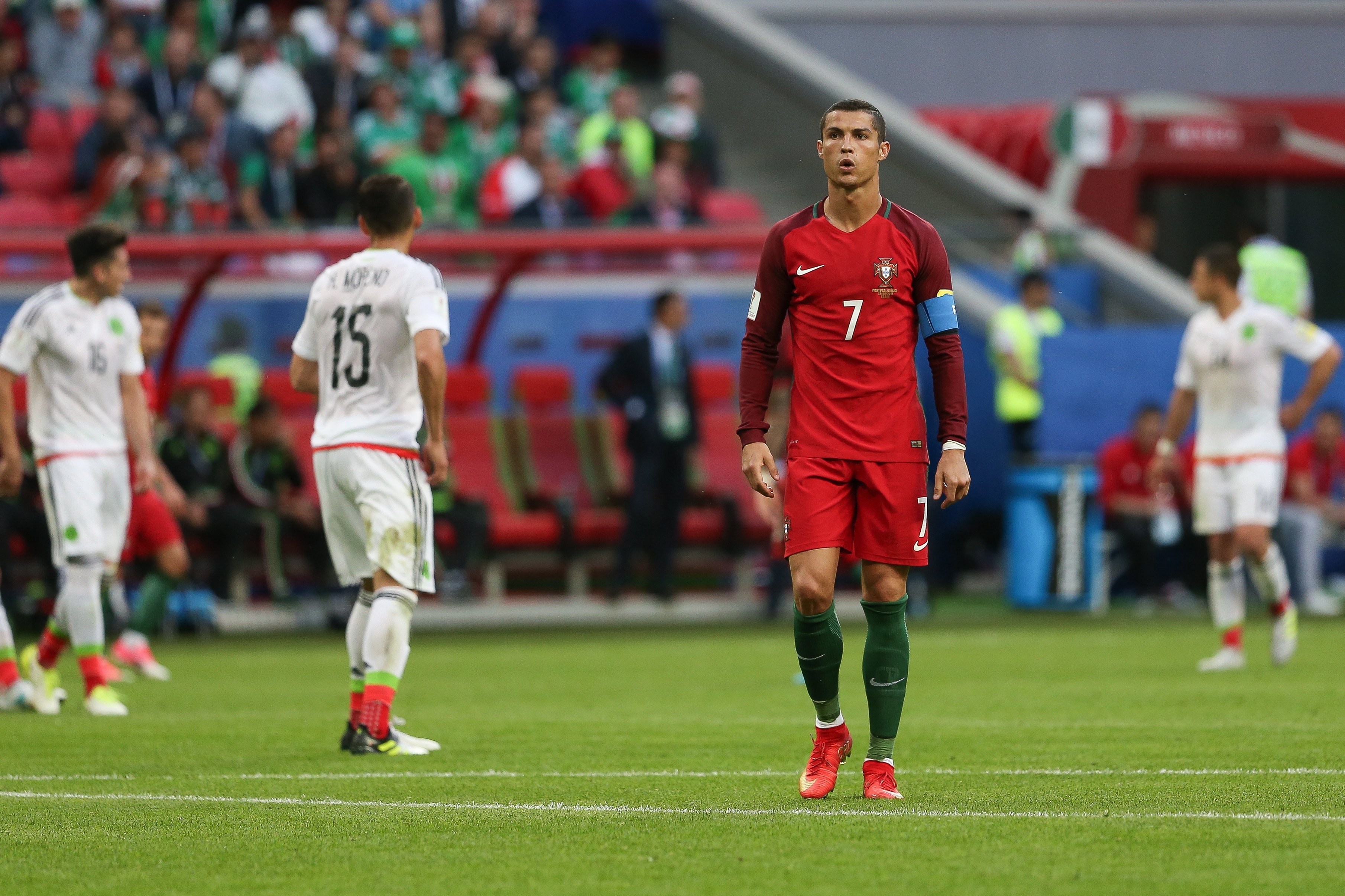 Portugal deixa escapar la victòria en el temps afegit (2-2)