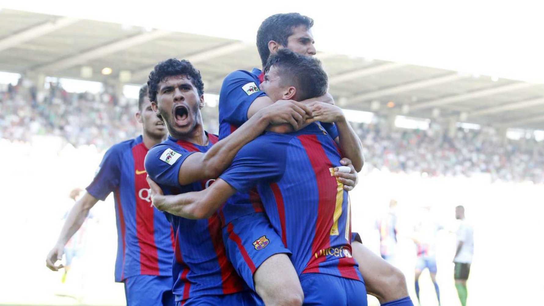El filial del Barça encarrila el ascenso a Segunda (1-4)