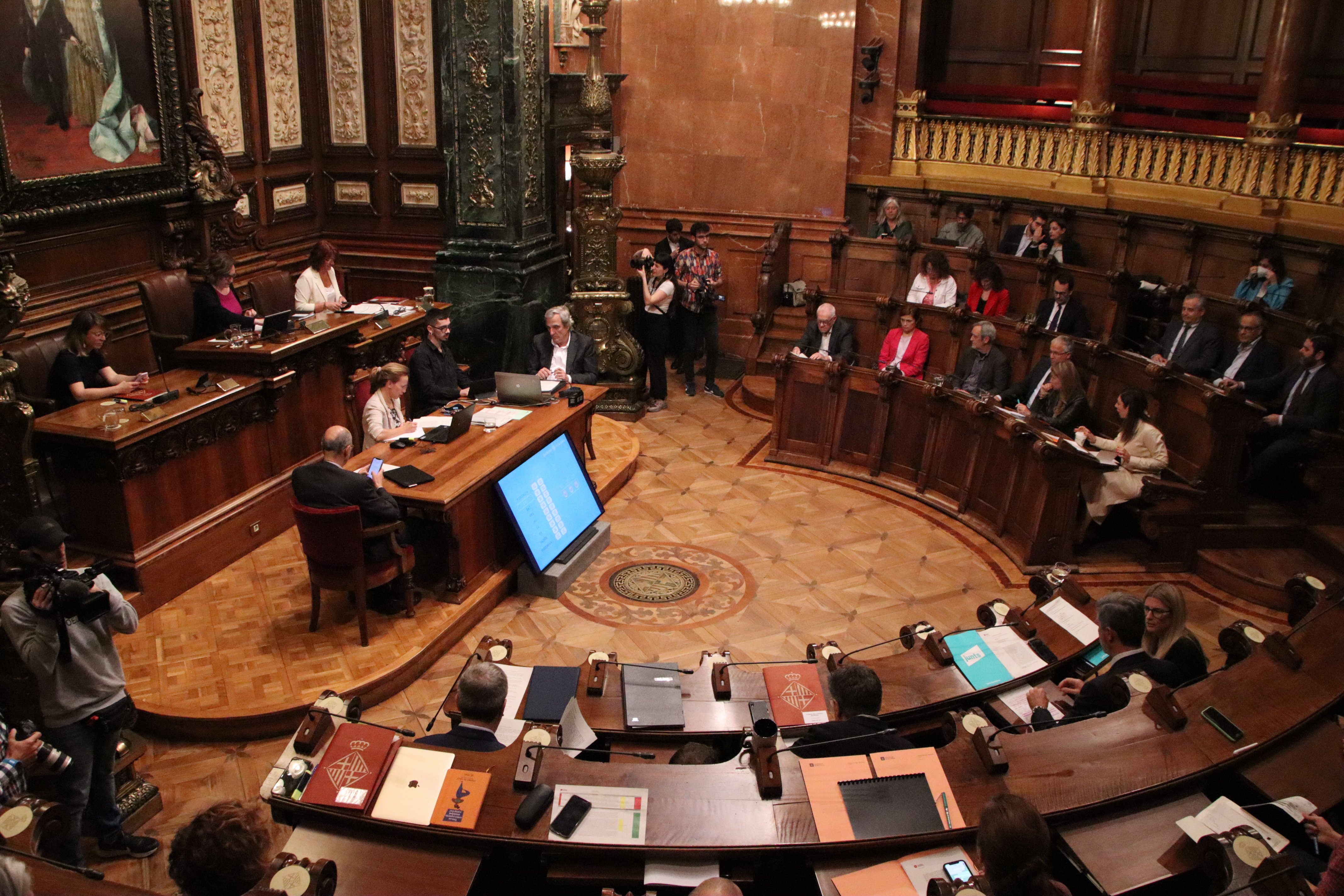 Barcelona condena el CatalanGate con los votos de independentistas y comunes