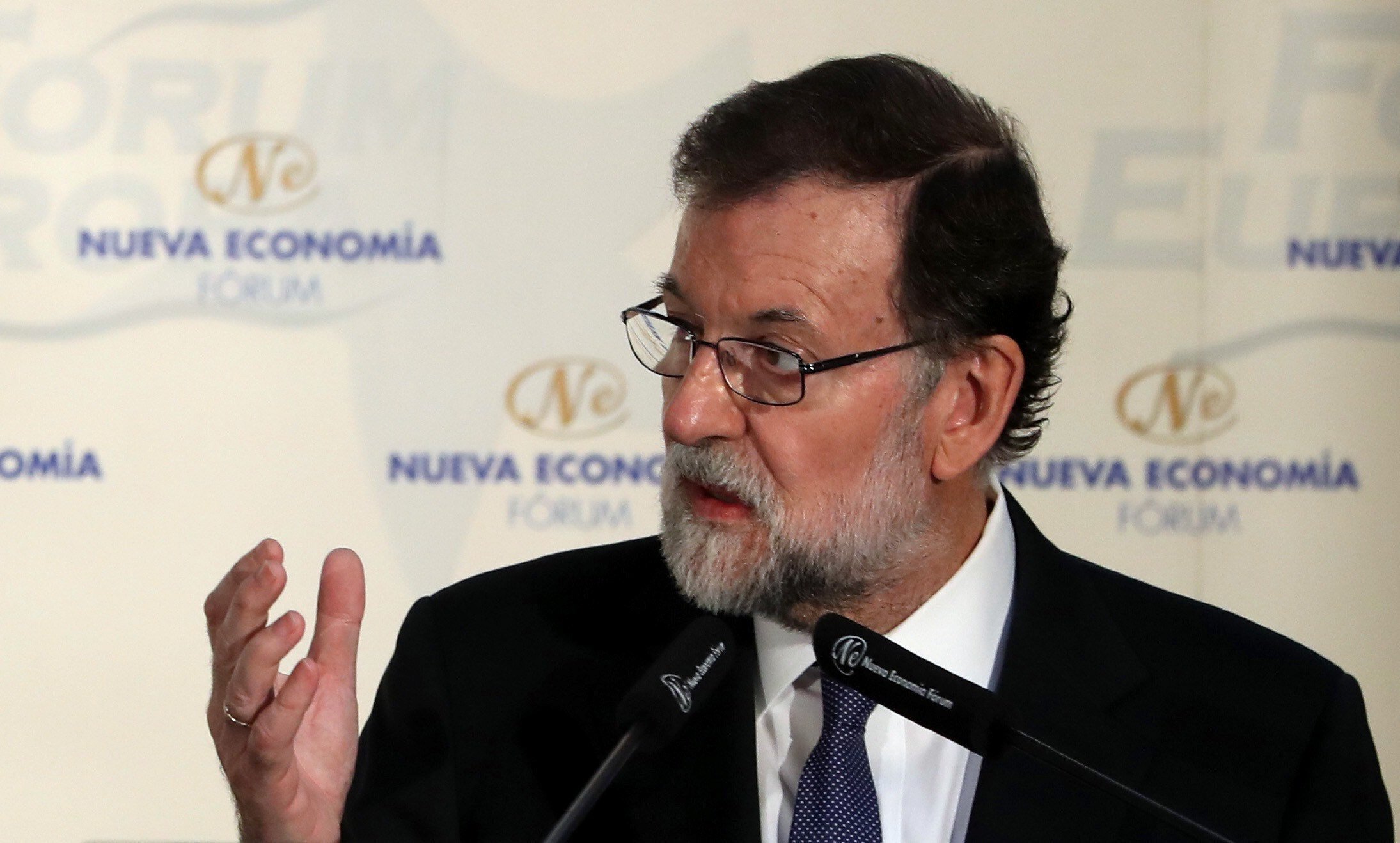 Rajoy pide moderación a Sánchez ante "el extremismo"