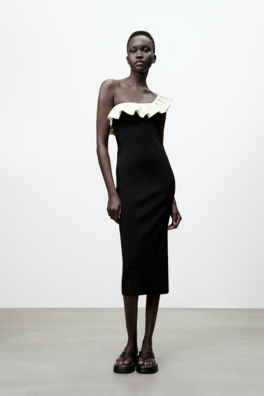 Este vestido de Zara con volante asimétrico parece de boutique de pero cuesta 35,95 euros