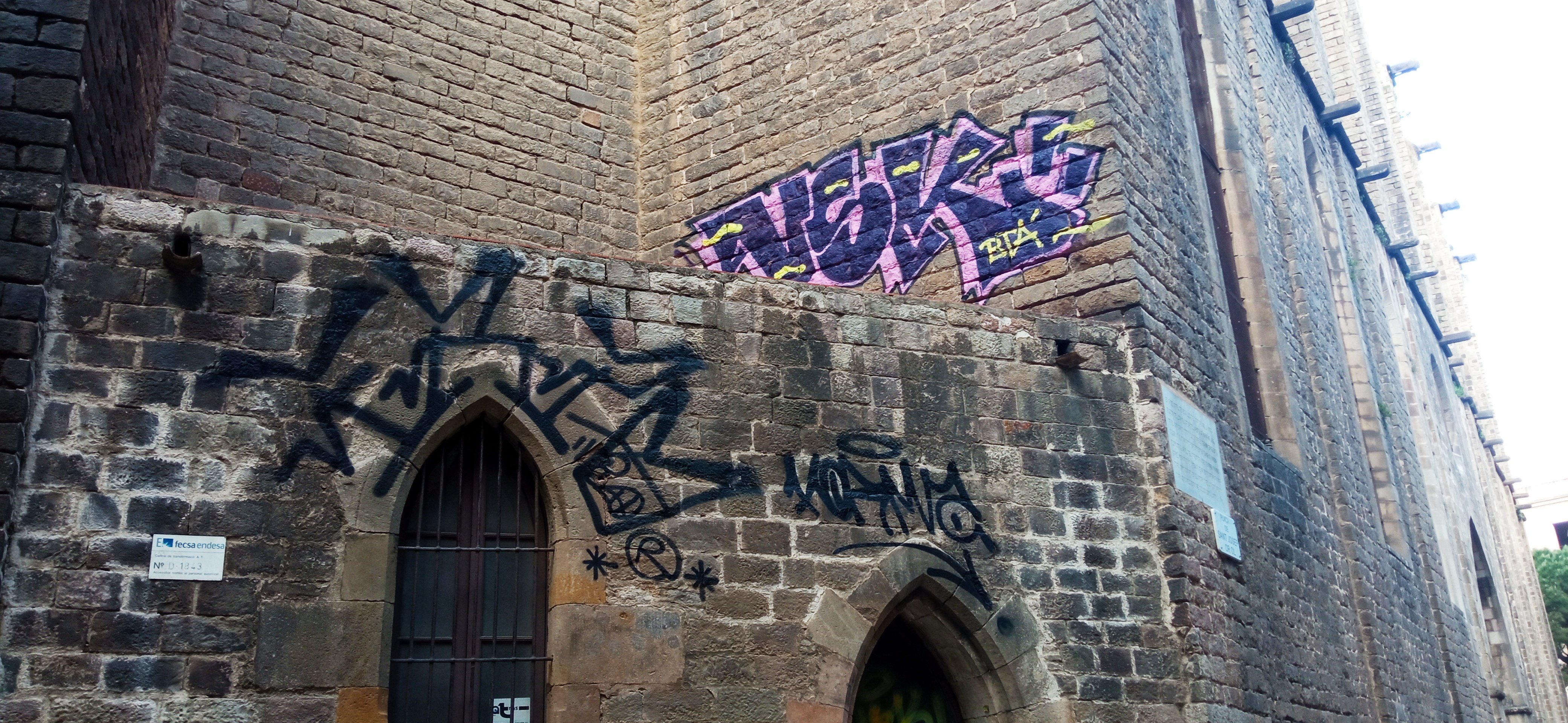 La mano dura del Ajuntament de Barcelona contra los grafiteros: no descarta acciones penales