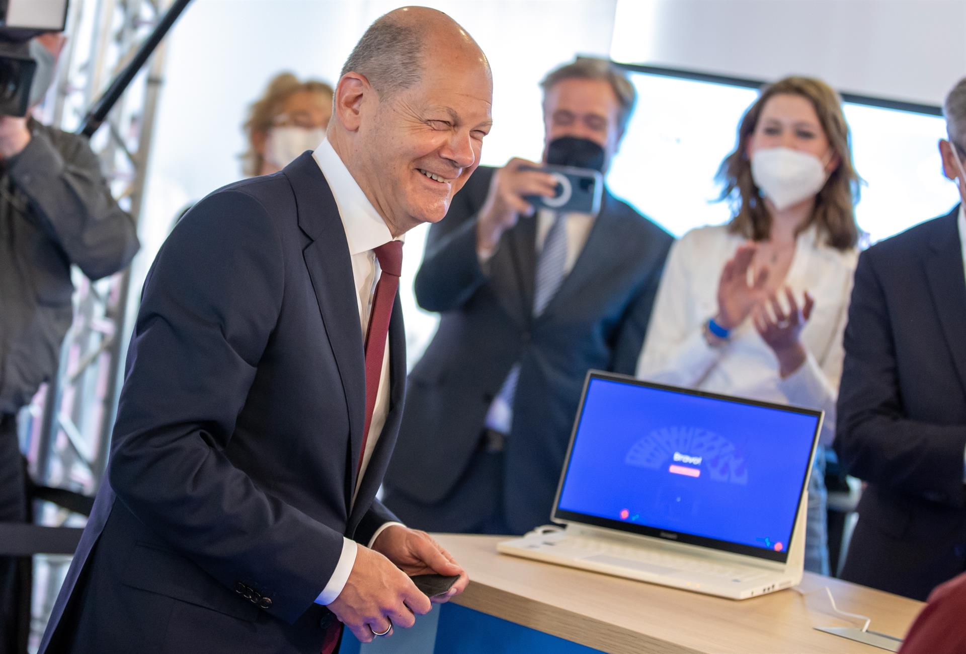 Olaf Scholz se hunde en las encuestas: solo lo aprueba un 39%