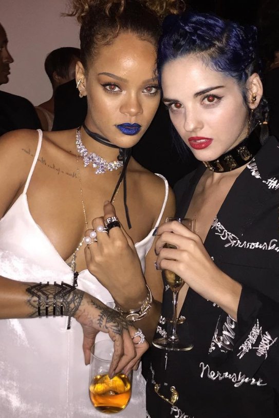 Rihanna y Sita Abellán Rihanna y Sita Abellán