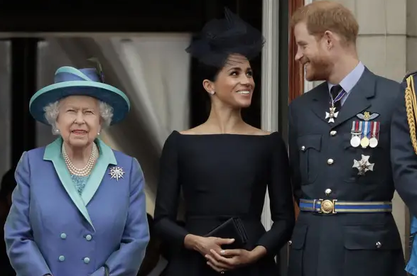 Isabel II, Meghan Markle y el príncipe Harry