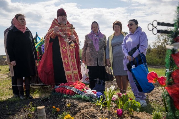 Ucrania cementerio 1200
