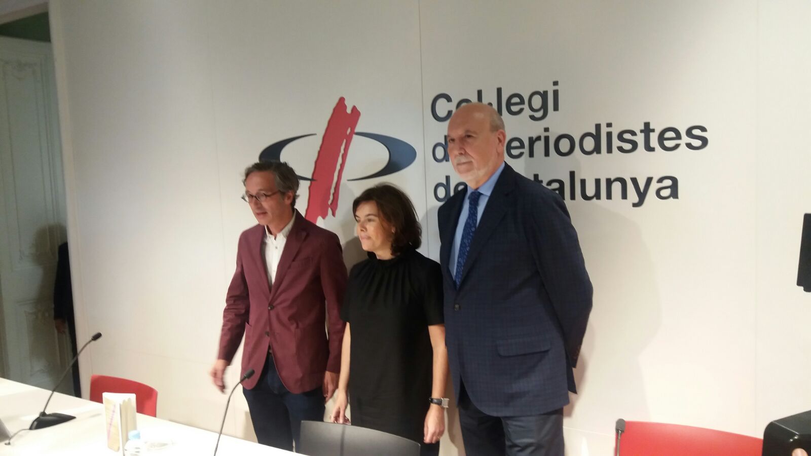 Santamaría tilda de "arrogantes" a los independentistas y los equipara a los populistas