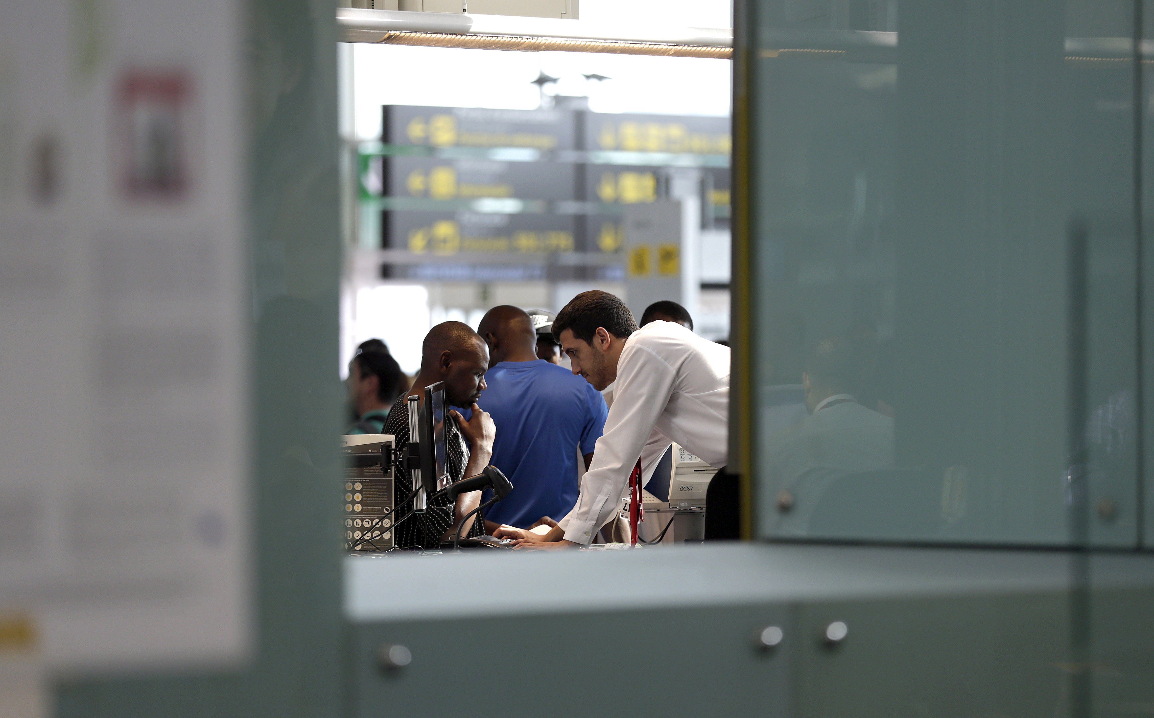 Vueling insiste en que la raíz del problema es la huelga en Francia