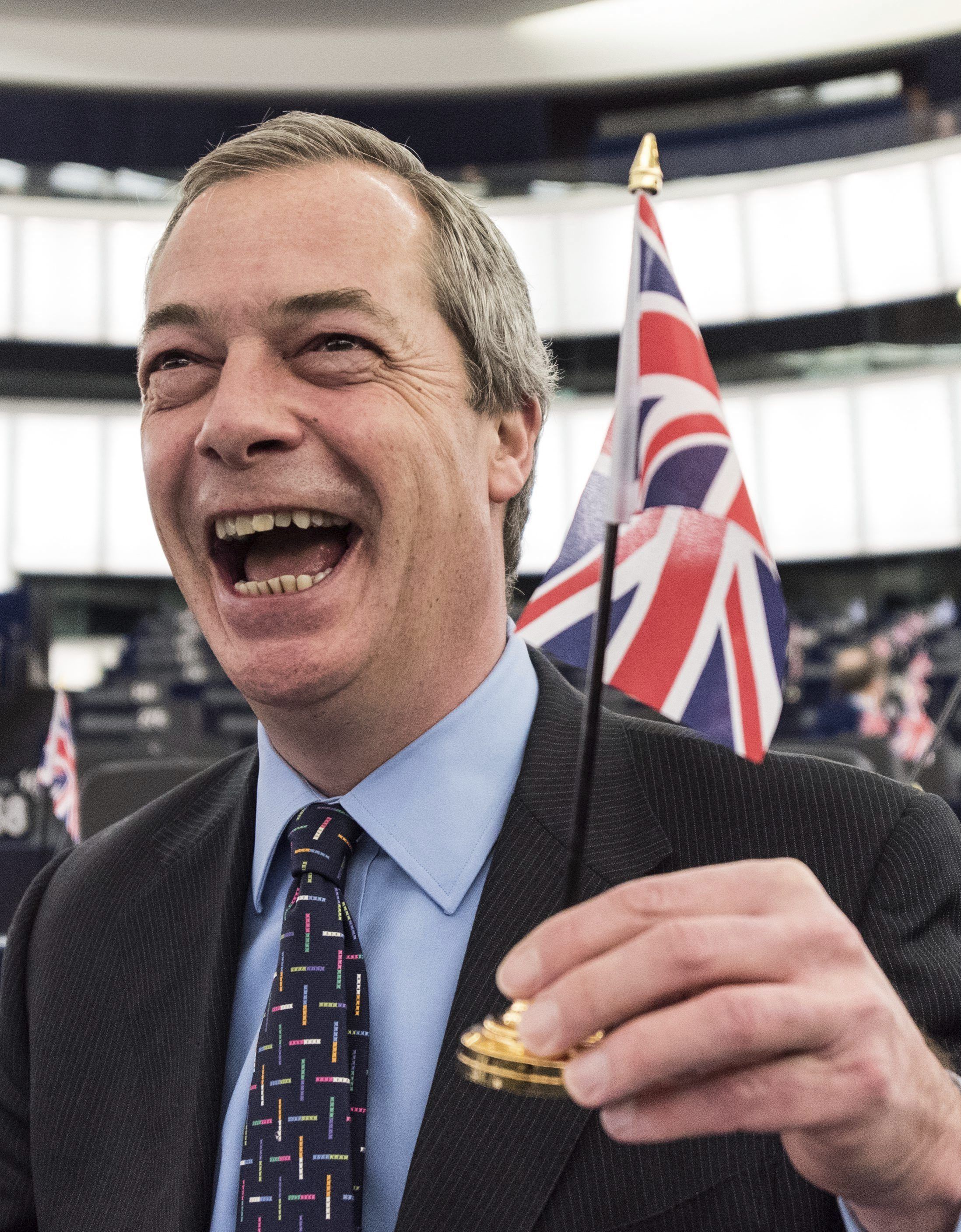 El eurófobo Farage se deja querer por la administración Trump