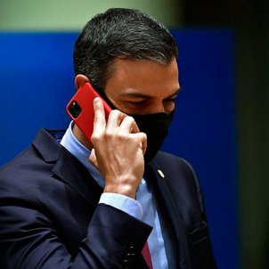 El móvil de Pedro Sánchez, un teléfono de seguridad fabricado por el CNI