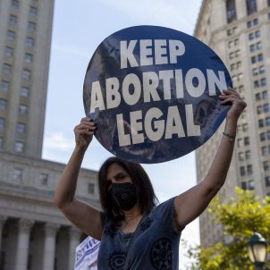 EuropaPress / Mujer cartel mantener aborto legal Nueva York manifestación