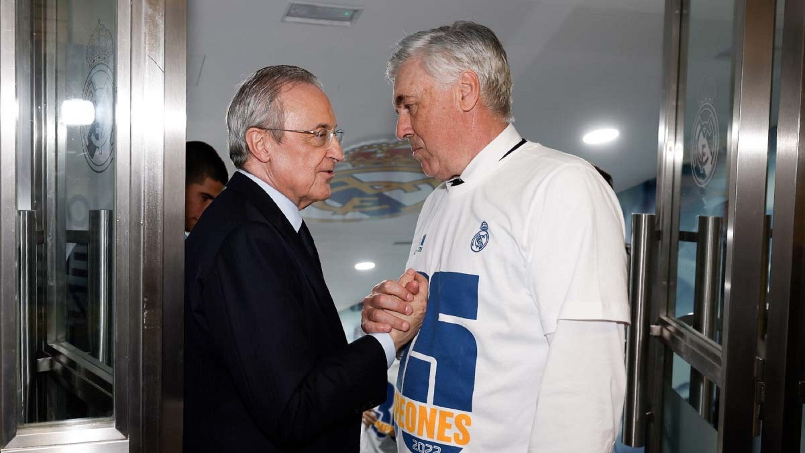 Florentino Pérez tiene atado el regalo para Ancelotti si gana la Champions, internacional con la Roja