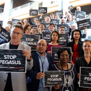 Eurodiputados protestan contra el espionaje con Pegasus a miembros del Parlamento Europeo ACN