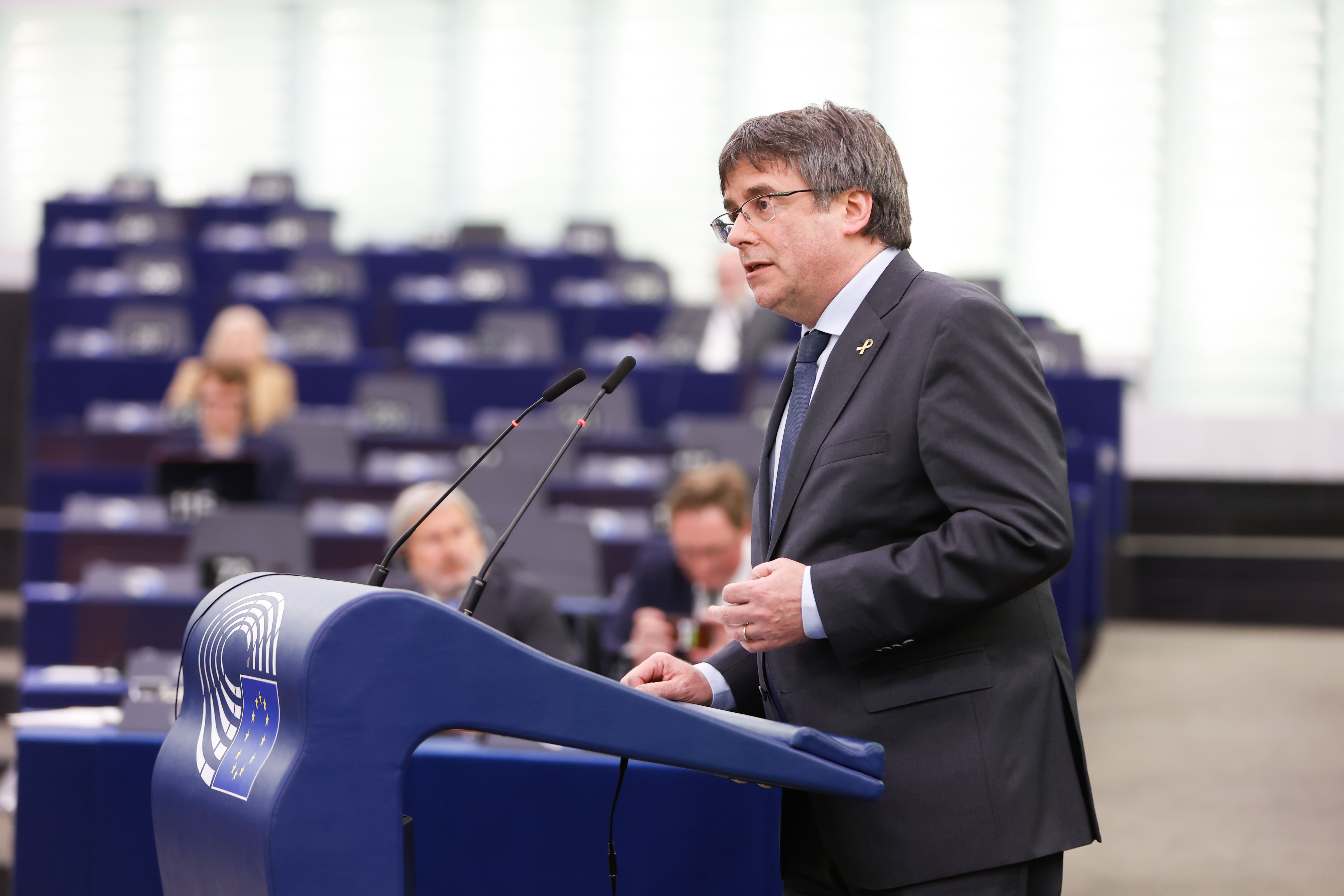 Com l'Eurocambra, el TJUE i la JEC s'han enredat a la teranyina judicial contra Carles Puigdemont