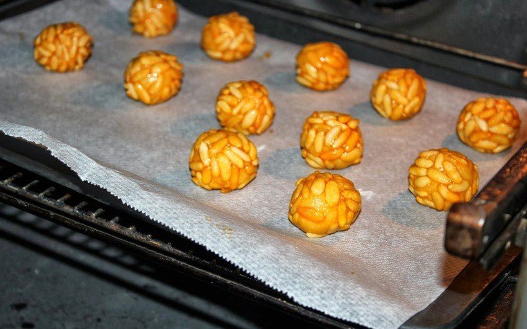 panellets pinyo sucre pas21