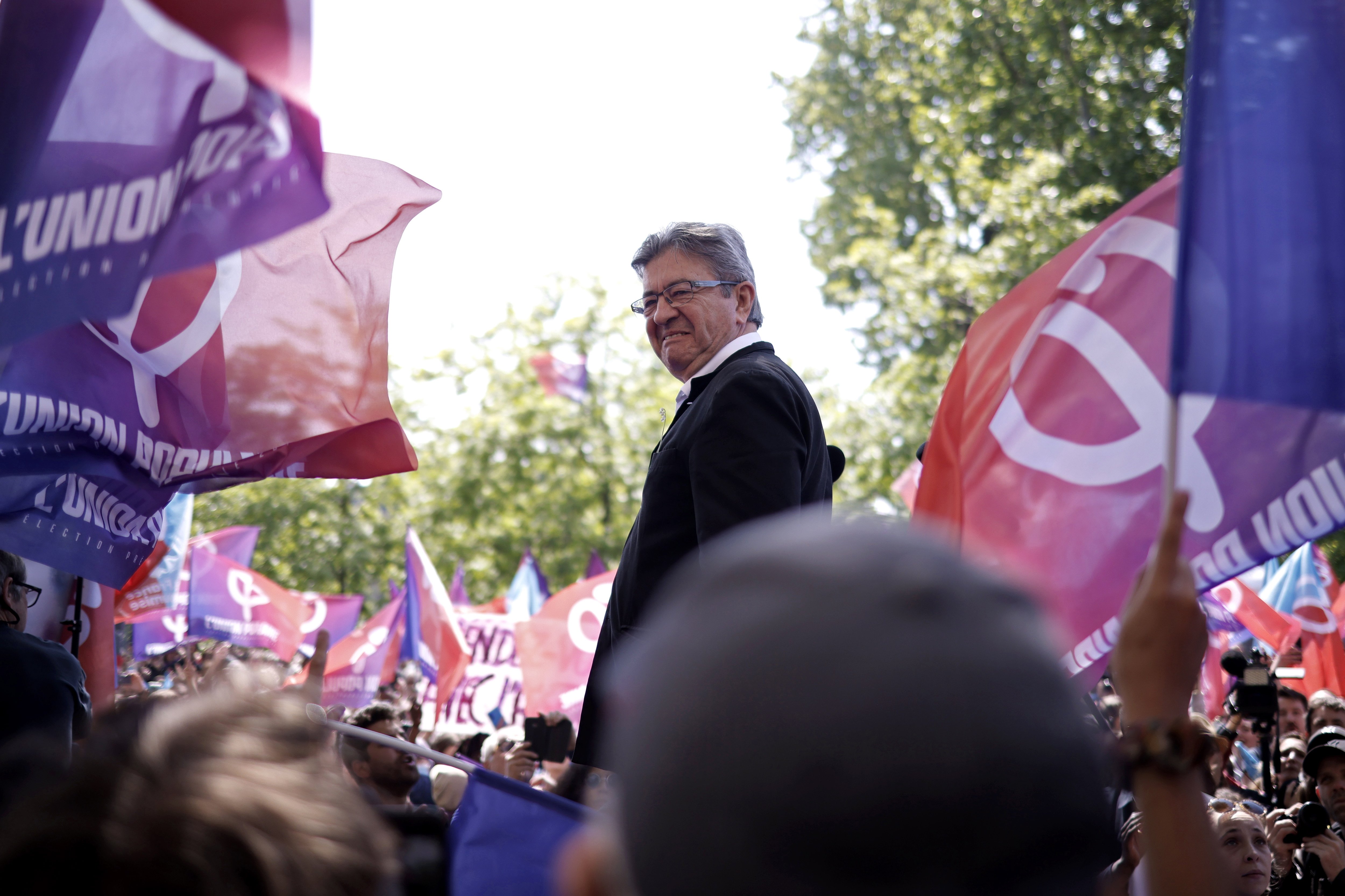 Els socialistes s'uneixen a Mélenchon: front d'esquerres a les legislatives franceses