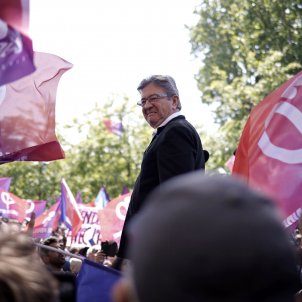 Els socialistes s'uneixen a Mélenchon: front d'esquerres a les legislatives franceses