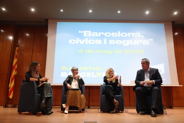 acto juntos barcelona civica lourdes ciuro miriam nogueras elsa artadi quimo horno - sergi alcazar