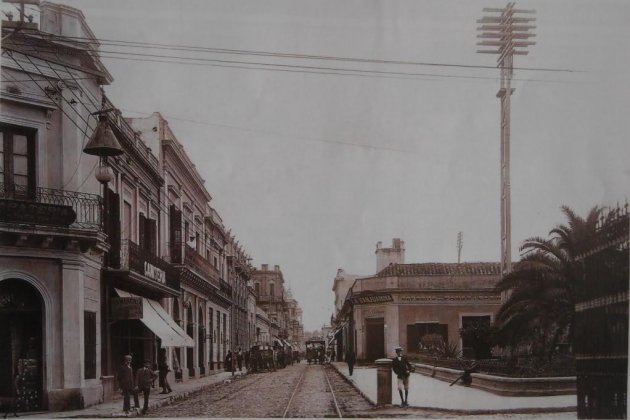 Deodoro Roca. Córdoba (Argentina) principis del segle XX. Carrer Rivadavia. Casa pairal dels Roca argentins. Font Wikimedia Commons