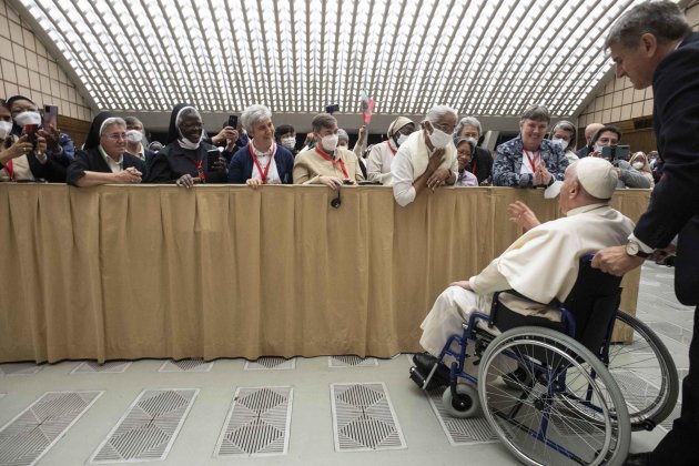 El papa Francisco en silla de ruedas Efe (3) El papa Francisco en silla de ruedas Efe (3)