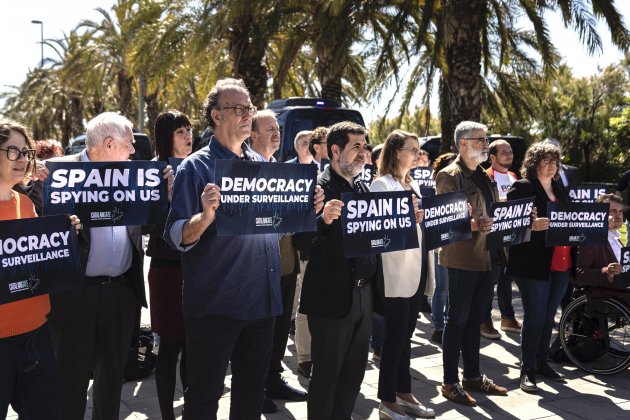 CATALANGATE protesta frente Hotel Vela W Meritxell Serret (ERC), Xavier Antich, David Fernández, Carles Riera, Albert Batet, Jordi sánchez, Eulàlia Reguant - Foto: Montse Giralt CATALANGATE protesta frente Hotel Vela W Meritxell Serret (ERC), Xavier Antich, David Fernández, Carles Riera, Albert Batet, Jordi sánchez, Eulàlia Reguant - Foto: Montse Giralt