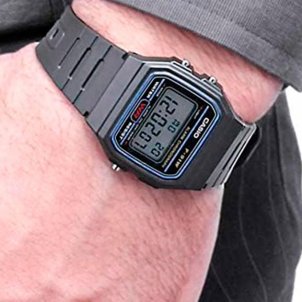 Casio tiene un reloj retro en el top ventas de Amazon